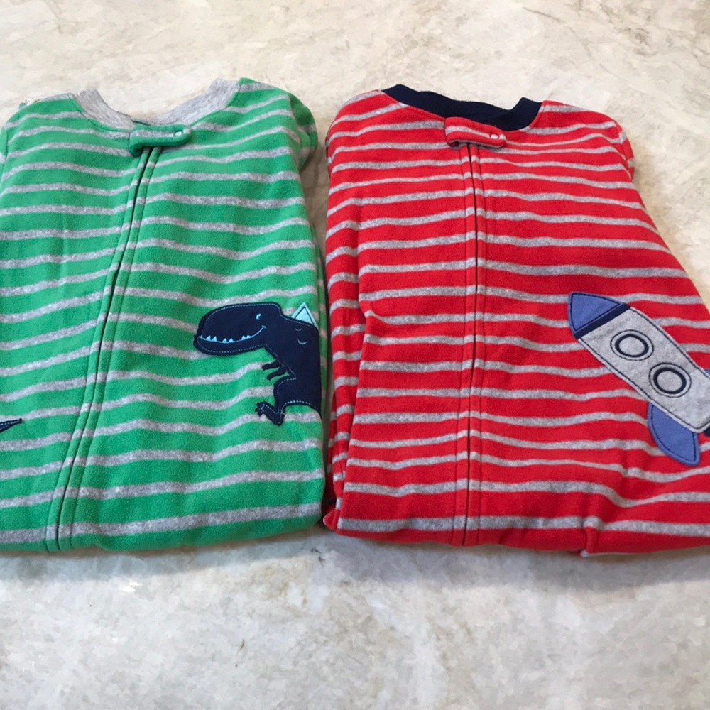 🎉Bundle🎉24m Carter’s pajamas